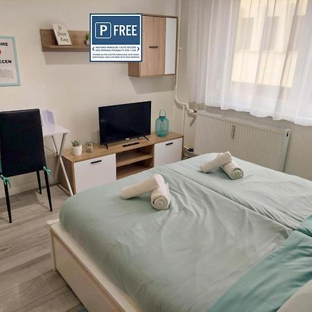 דברצן Aweshome City Apartment - 3 Bedrooms And Free Parking מראה חיצוני תמונה
