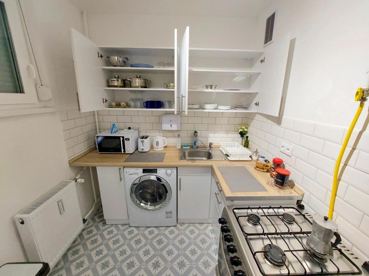 דברצן Aweshome City Apartment - 3 Bedrooms And Free Parking מראה חיצוני תמונה