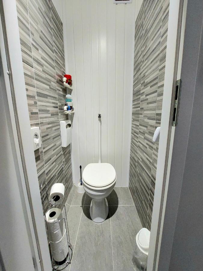 דברצן Aweshome City Apartment - 3 Bedrooms And Free Parking מראה חיצוני תמונה