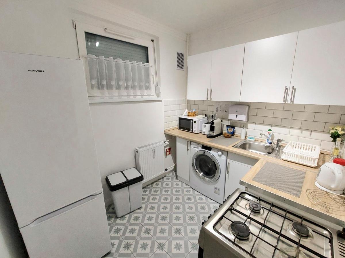 דברצן Aweshome City Apartment - 3 Bedrooms And Free Parking מראה חיצוני תמונה