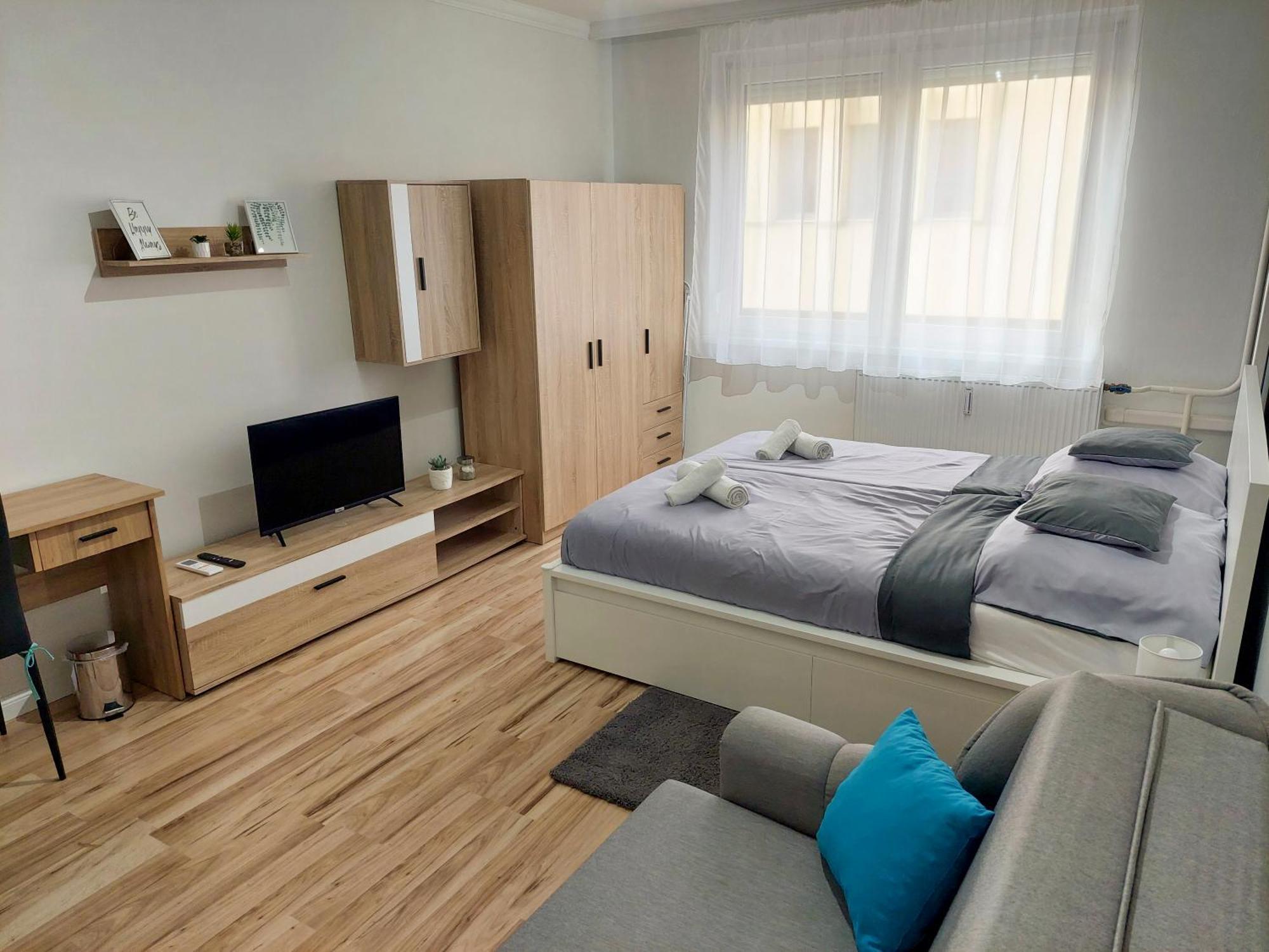 דברצן Aweshome City Apartment - 3 Bedrooms And Free Parking מראה חיצוני תמונה